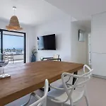 Apartment Salitre Luxury With 2 & 2 Bathrooms, Oceanfront With Pool, Private Terrace, Private Parking & Free Wifi *
