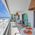 Apartment Salitre Luxury With 2 & 2 Bathrooms, Oceanfront With Pool, Private Terrace, Private Parking & Free Wifi