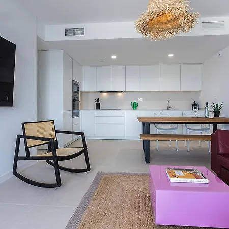 Salitre Luxury With 2 & 2 Bathrooms, Oceanfront With Pool, Private Terrace, Private Parking & Free Wifi