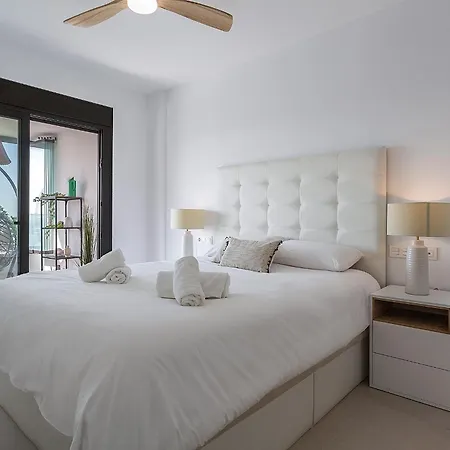 Apartment Salitre Luxury With 2 & 2 Bathrooms, Oceanfront With Pool, Private Terrace, Private Parking & Free Wifi